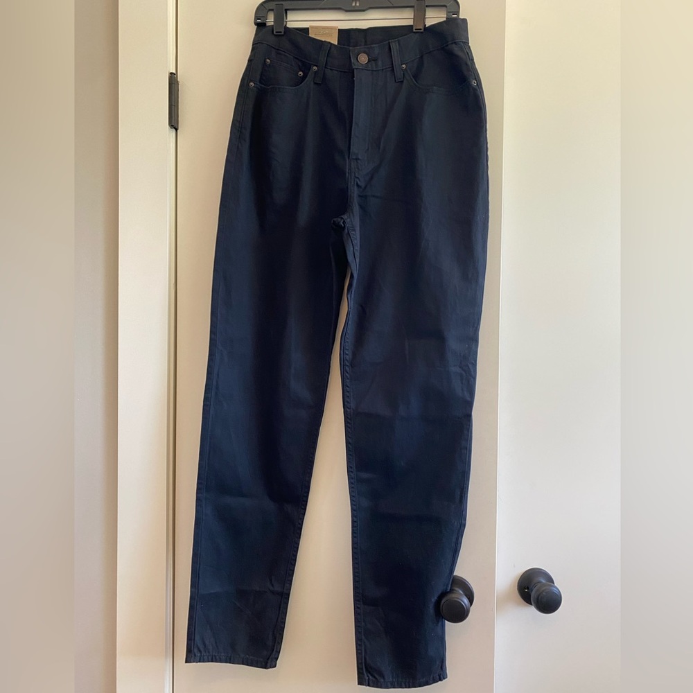 LEVI’S  HIGH WAISTED MOM JEANS 29 X 32 BLACK BRAND NEW W TAGS
$69.50 RETAIL